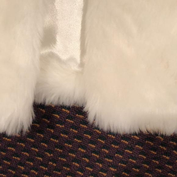 NWOT Children’s Place faux fur white washable vest - Picture 5 of 8